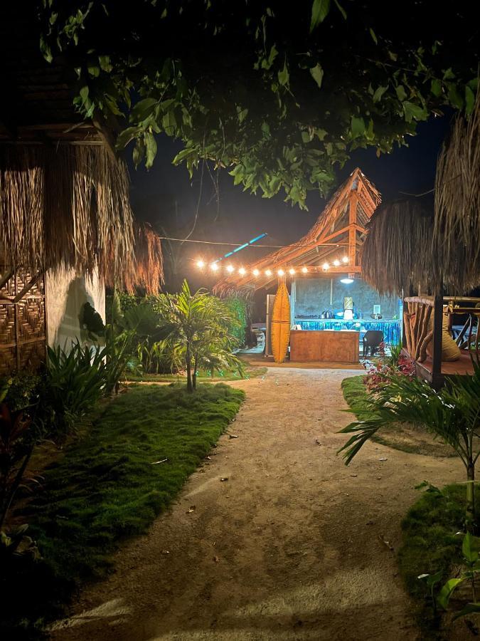 Siargao Tropic Hostel General Luna  Exteriör bild