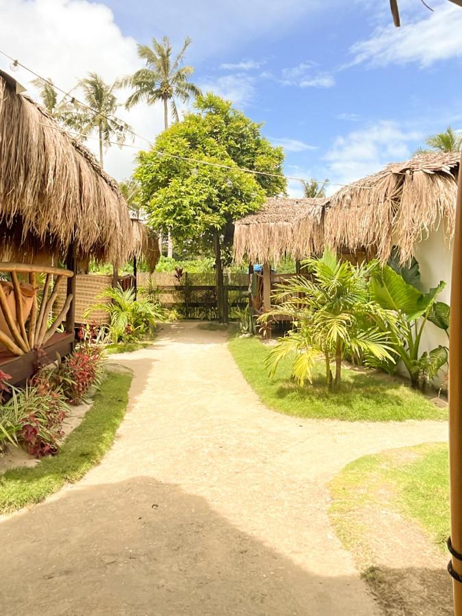 Siargao Tropic Hostel General Luna  Exteriör bild